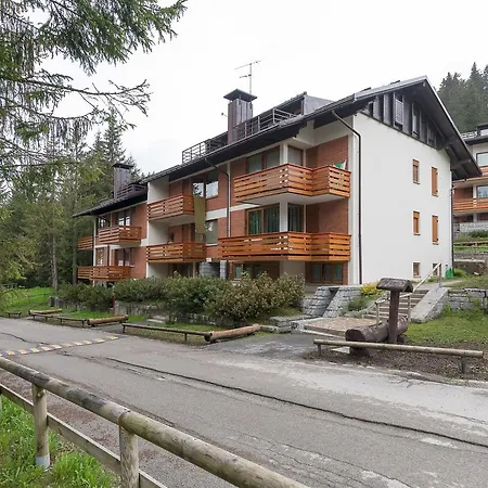 Alpe Groste Apartment *